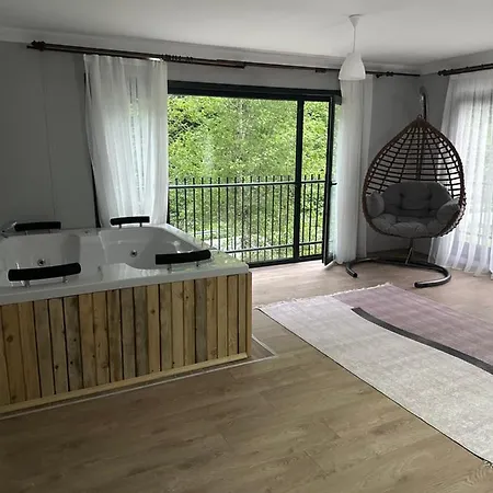 Mariposa Luxury House